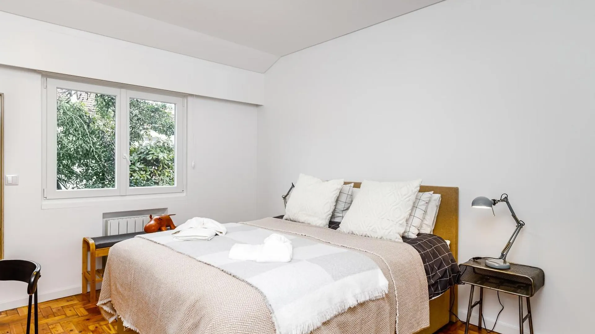 Apartament Augusto - A Family House With Pool In The Heart Of Lizbona